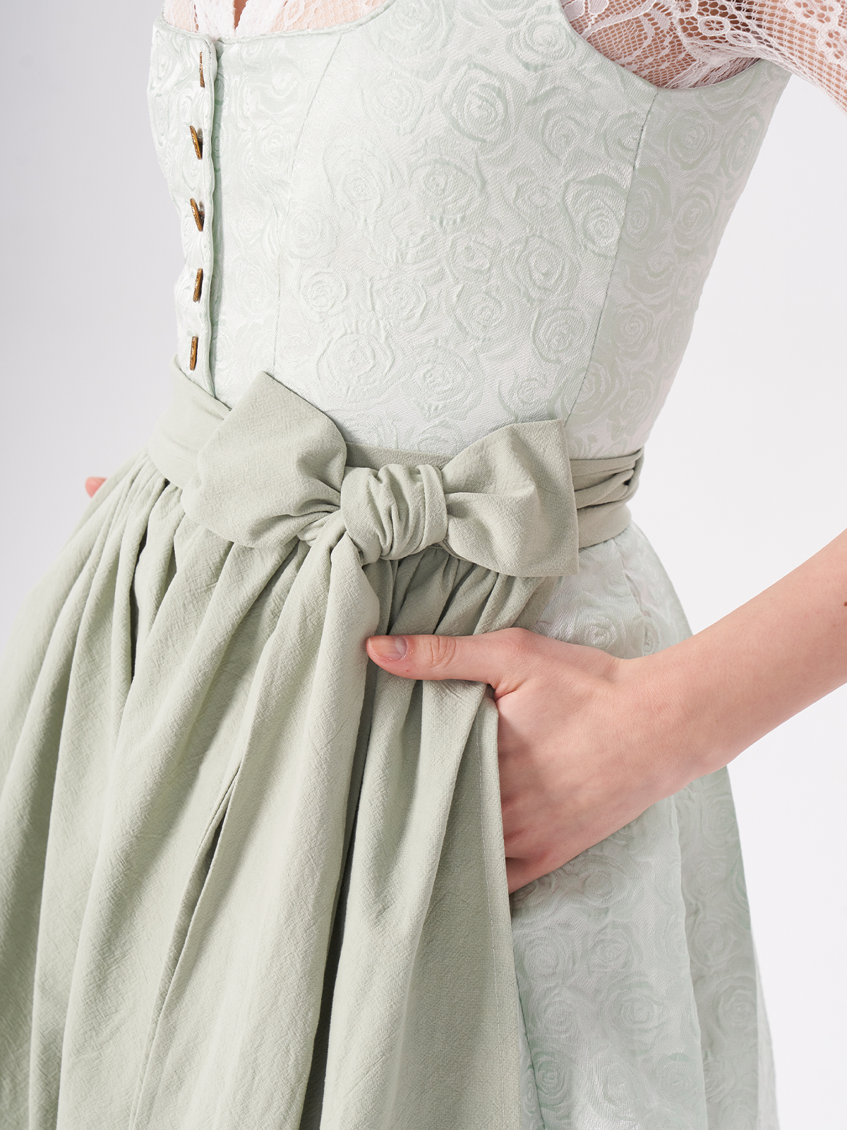 Modernes Dirndl in Grün
