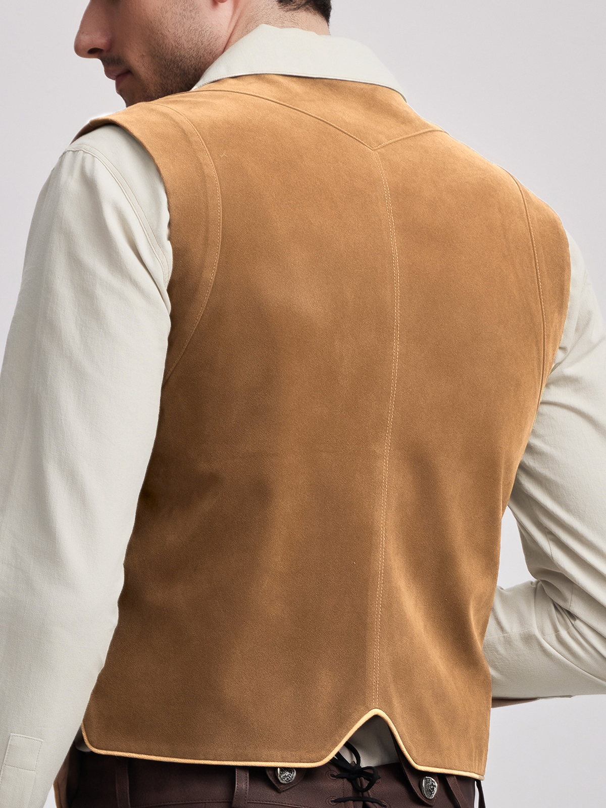 Moderne Dirndl in Gelb mit trendigem Schnitt