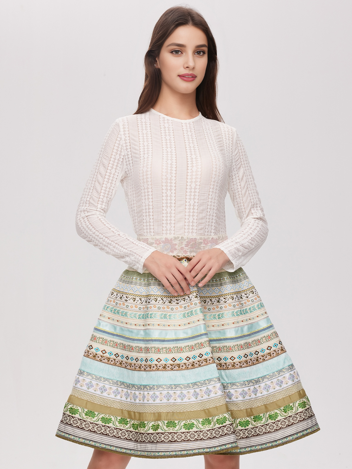 Modernes Dirndl in urbanem Stil