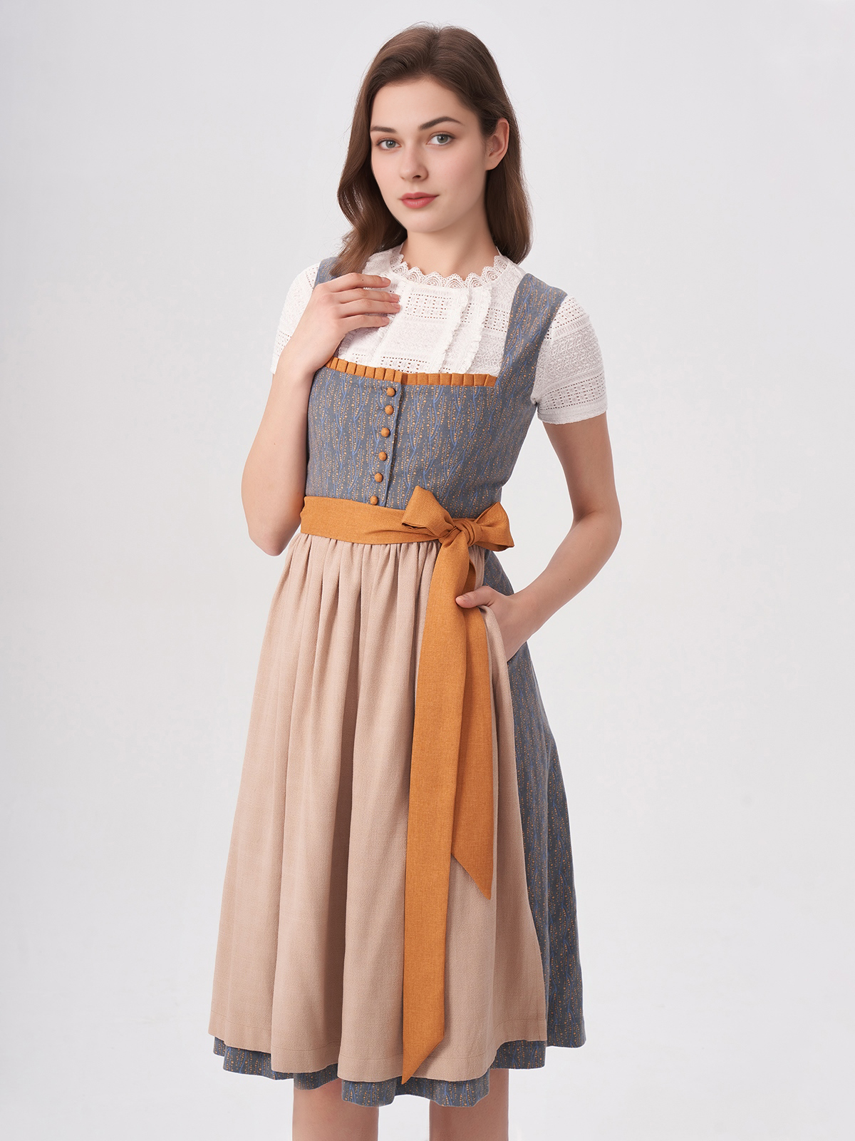 Modernes Dirndl in Blau