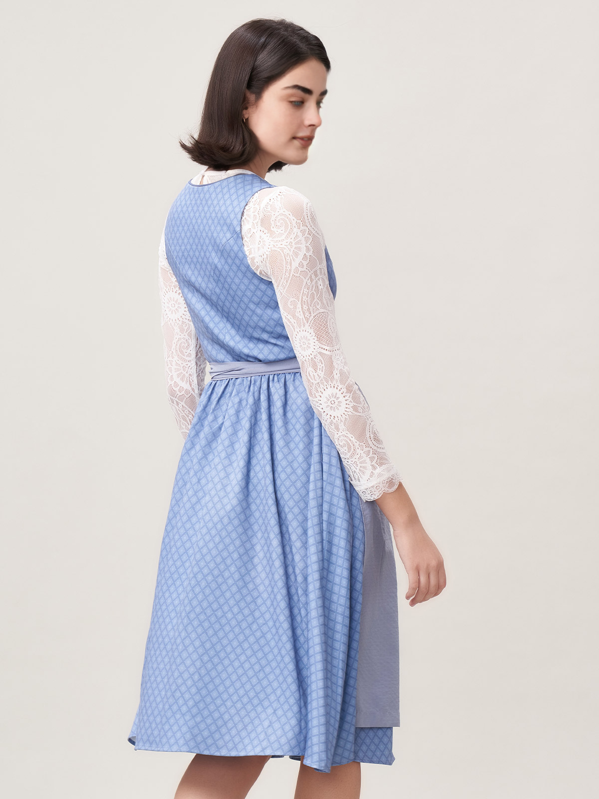 Dirndl mit grüner Trachtenbluse