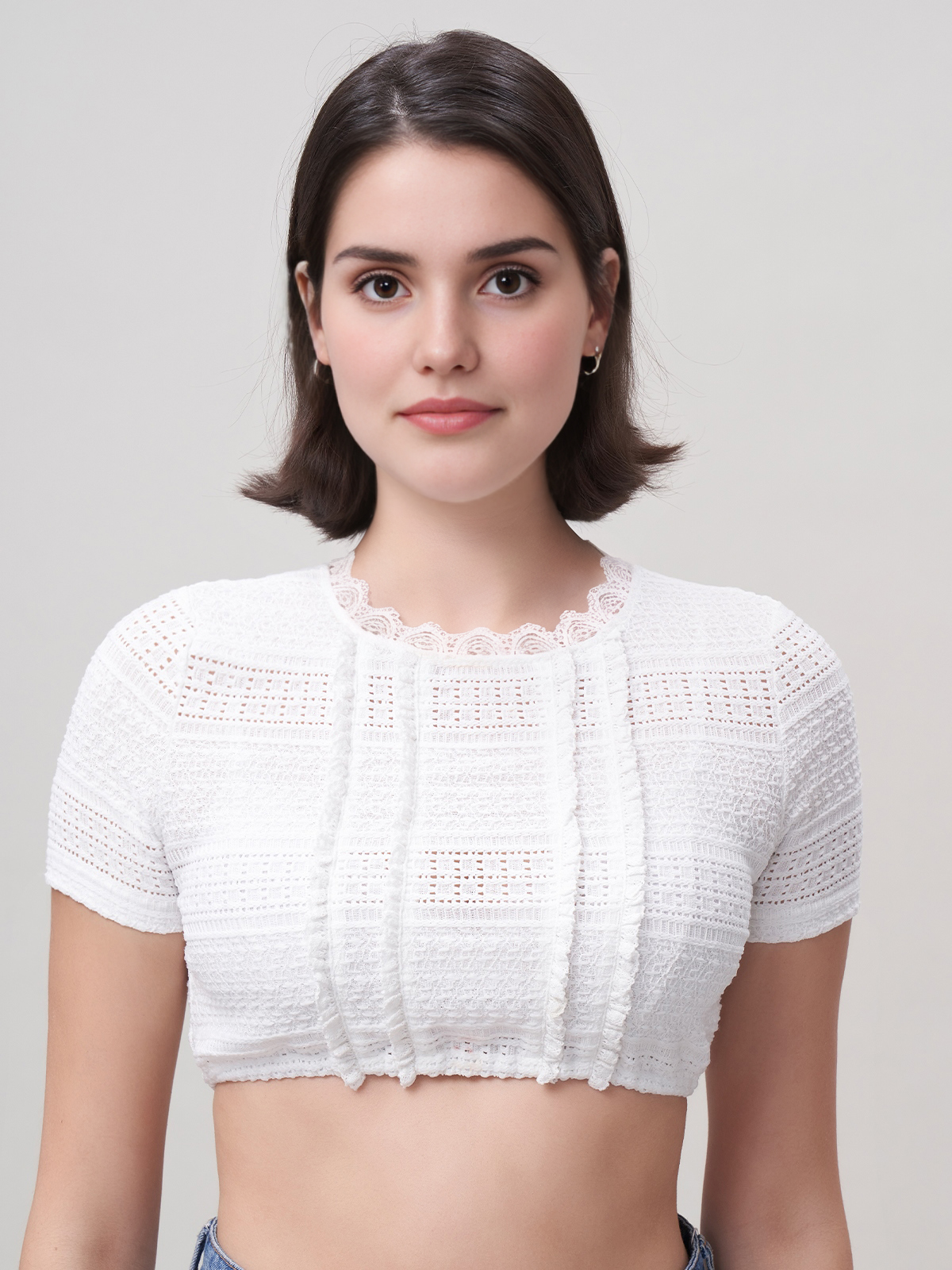 Modernes Dirndl in Weiß mit schmeichelndem Schnitt