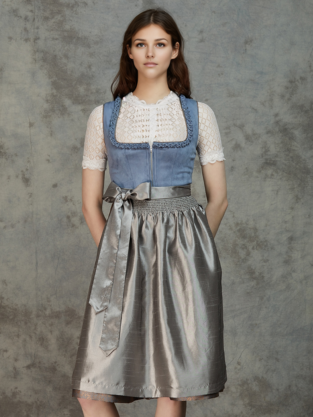 Dirndlbluse mit V-Ausschnitt in Blau
