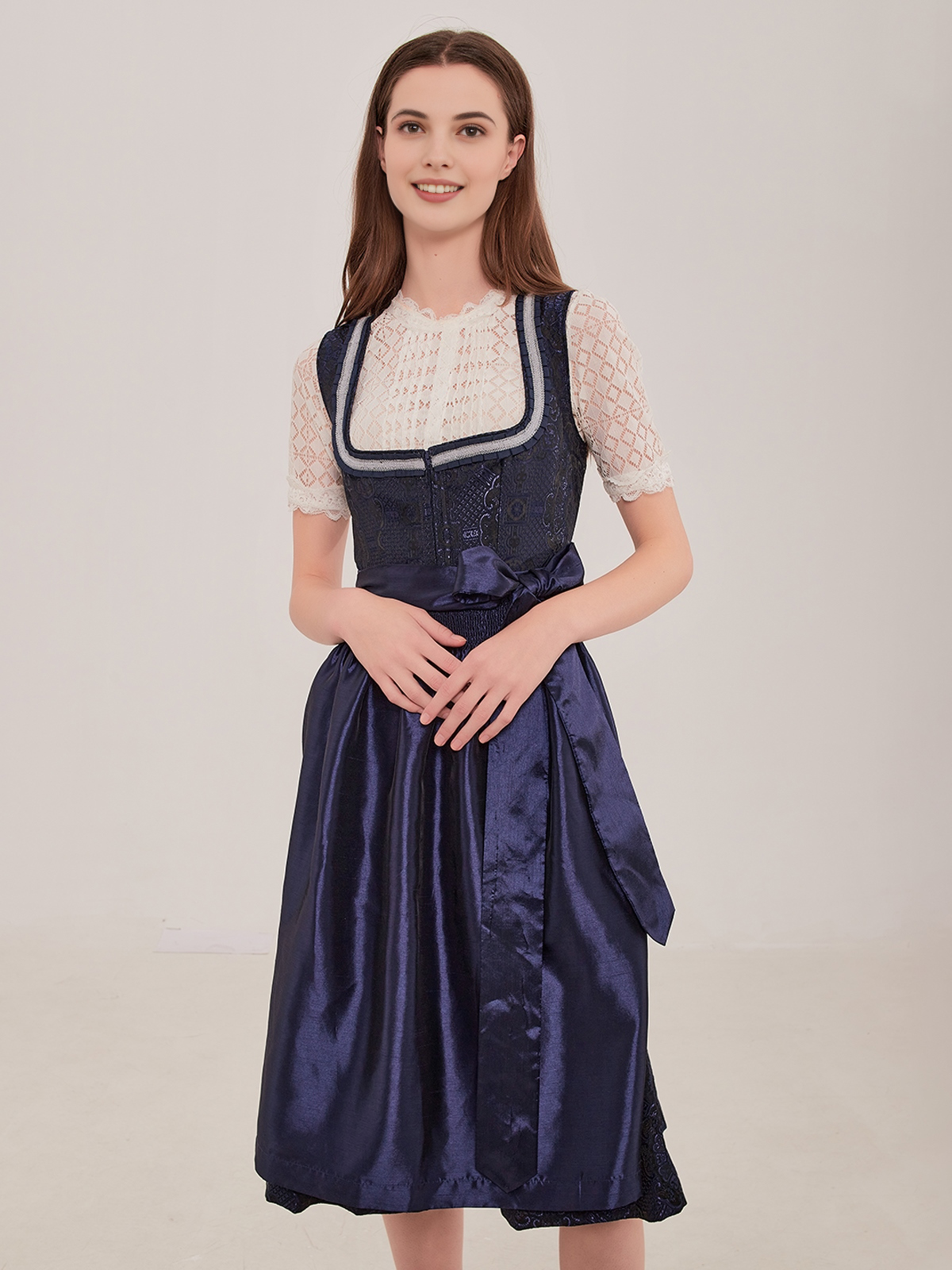 Dirndl in Blau – ein zeitloser Klassiker