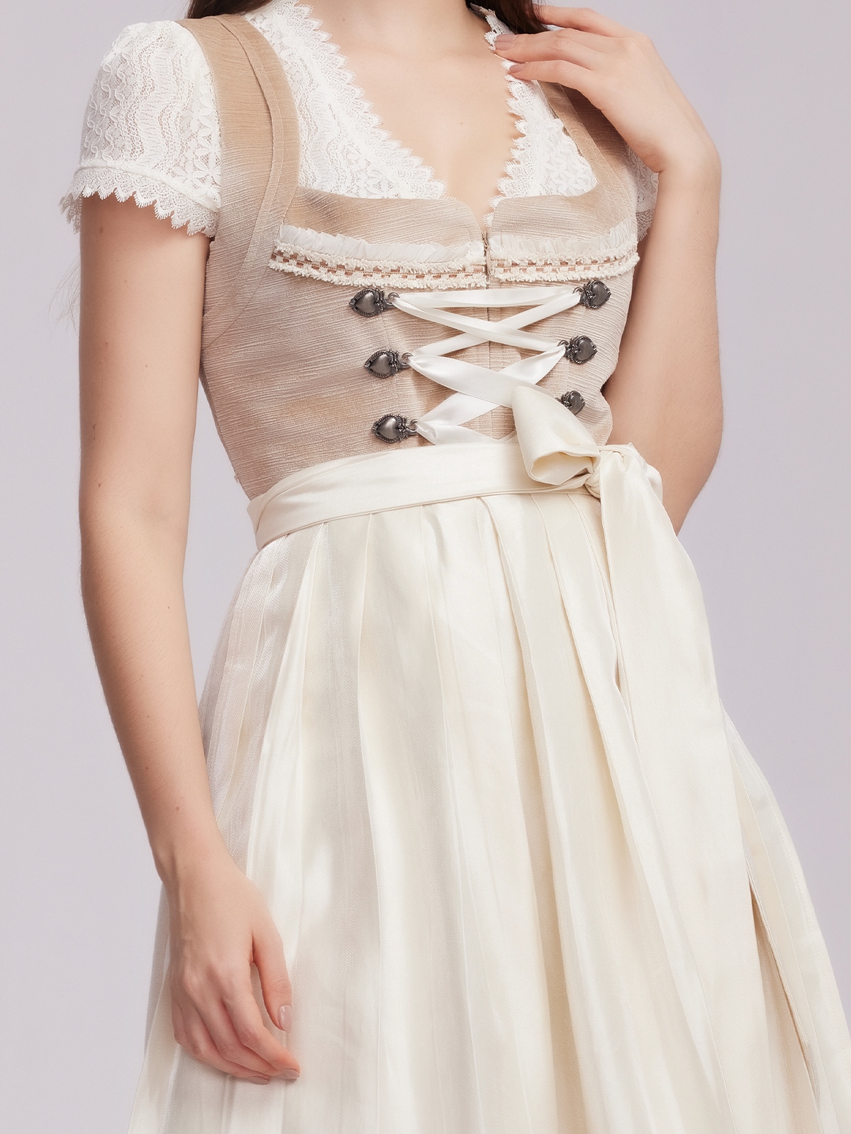 Dirndl Bluse Spitze in Braun