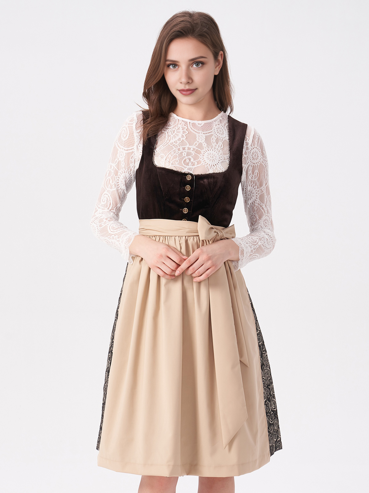 Klassisches weißes Herrenhemd mit Dirndl-Kombination