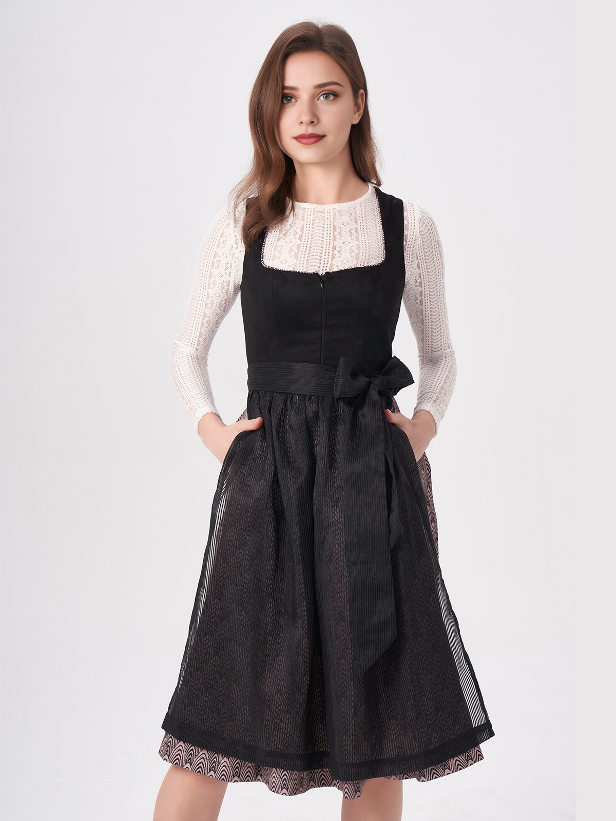 Ehreer Dirndl in Schwarz – zeitlos elegant