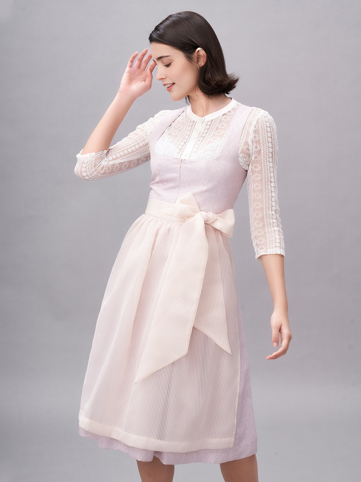 Dirndl in Rosa – feminin und stilvoll
