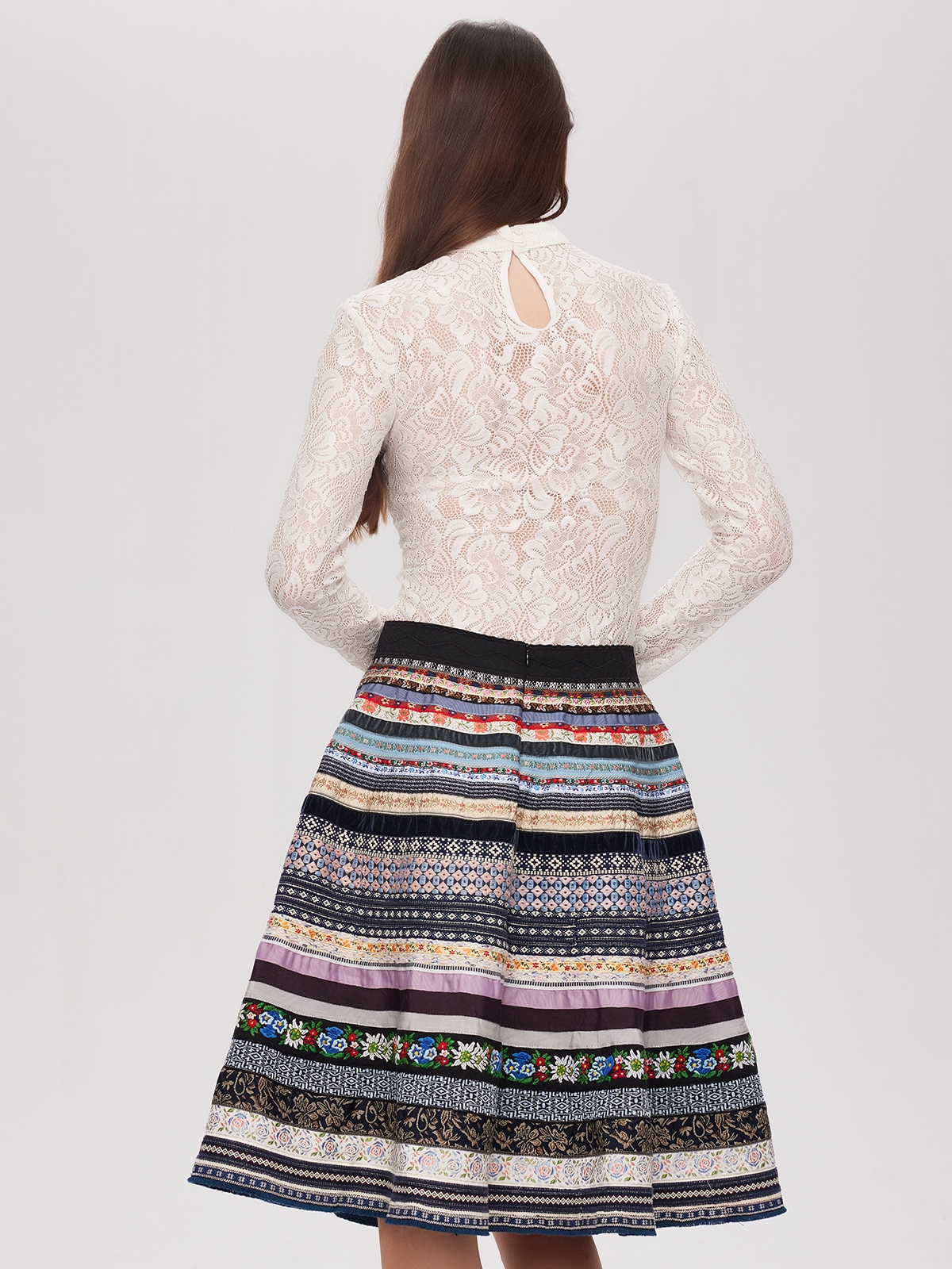 Hellblau Dirndl mit modernem Schnitt