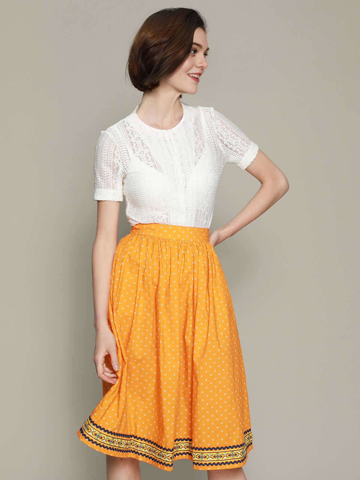 Dirndl in Gelb
