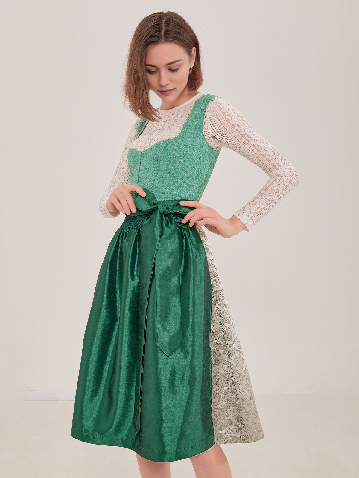 Modernes Dirndl in Blau